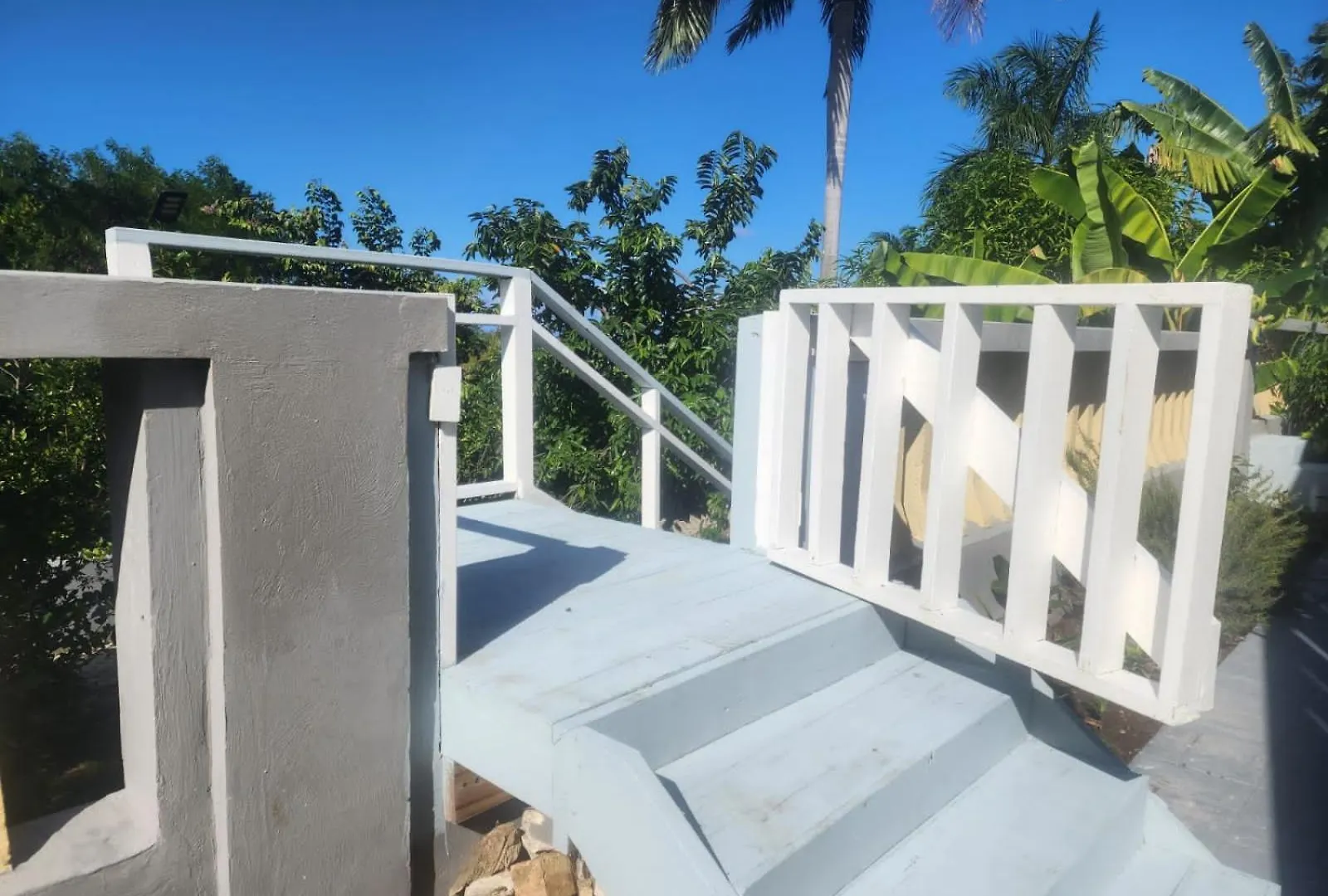 Shiloh Three Bedroom Beachfront W/Private Access Saint Annʼs Bay Jamaica